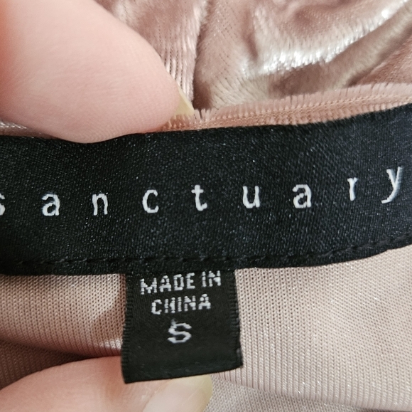 Sanctuary velvet like cold shoulder top size small - Picture 9 of 10